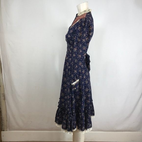 Vintage Gunne Sax Navy Calico Floral Quilted Velveteen Lace Prairie Dress Size 5 - Picture 6 of 8
